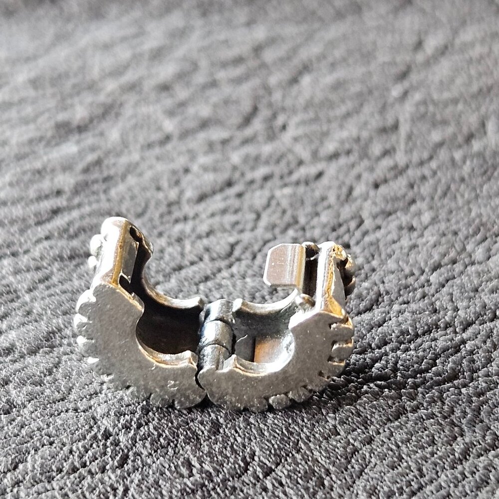Pandora Sterling Silver Double Wreath Clip Charm (Retired) - Picture 2 of 7